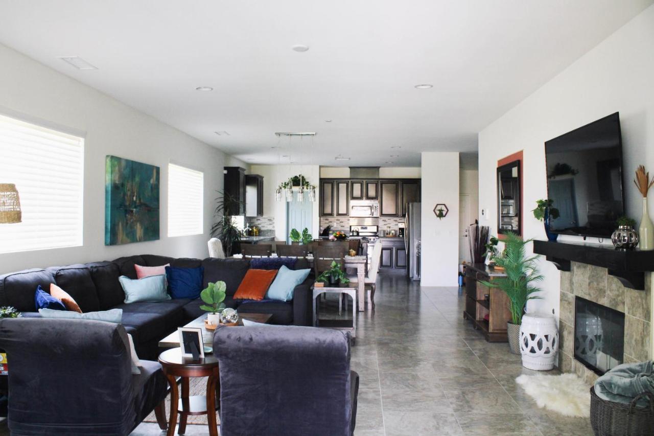 Entire Bungalow W/ Private Pool Near Palm Springs! Indio Bagian luar foto