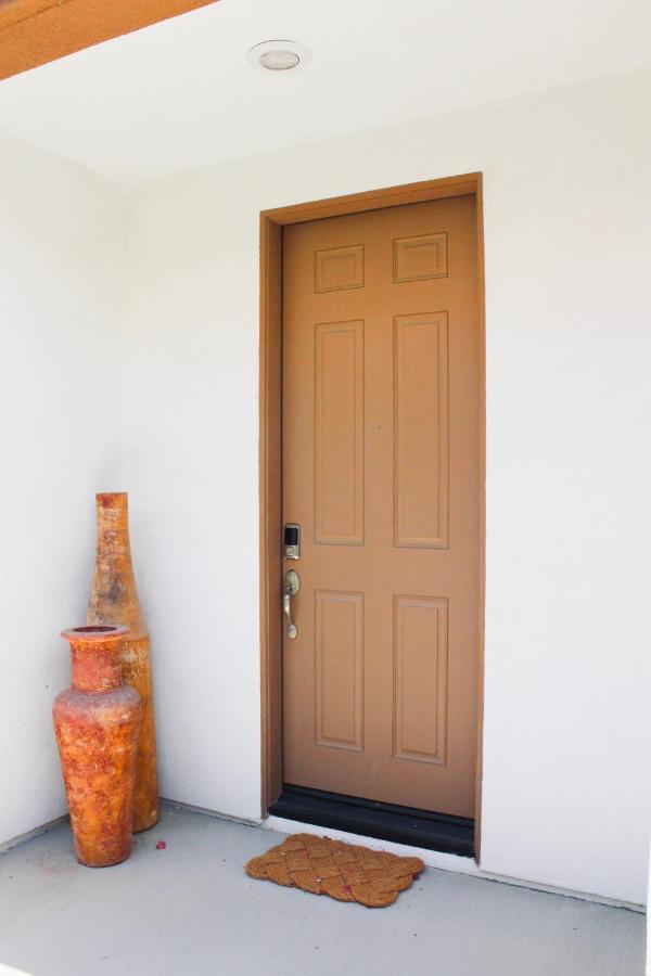 Entire Bungalow W/ Private Pool Near Palm Springs! Indio Bagian luar foto
